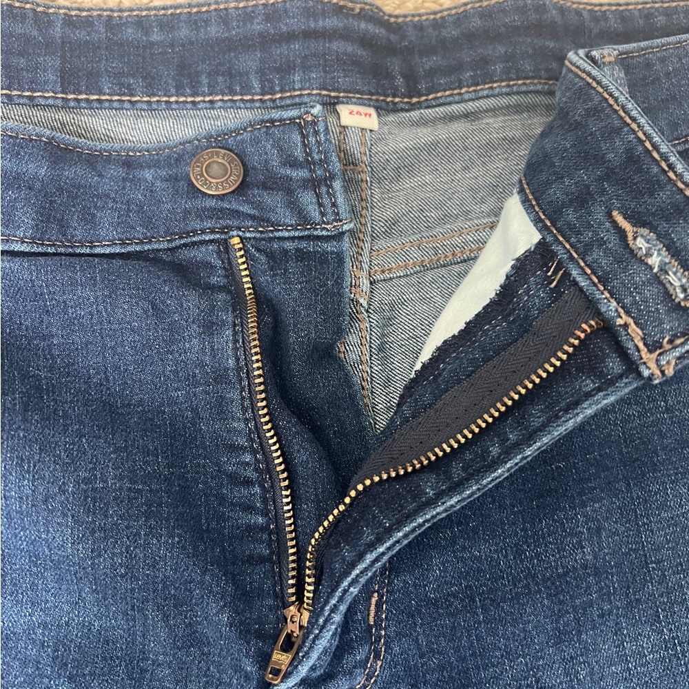 Levi’s Women’s Basic Indigo Denim Cuffed Shorts, … - image 7